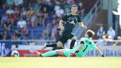 Werder Bremen Erster Test Erster Sieg Werder Ballert Sich Hei