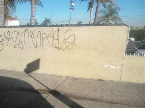 Crip Gangs Graffiti Rollin 90 Crip Neighborhood