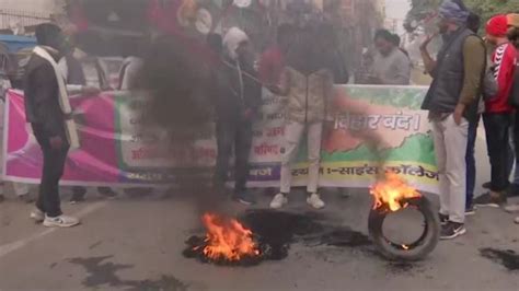 Bihar Bandh মঝরসতয জবলছ টযর অবরদধ একধক হইওয সকল