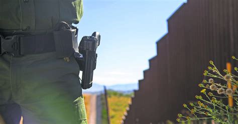 Arizona-Mexico border fence to get replaced in Naco