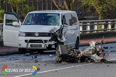 Motorrijder Overleden Na Aanrijding Met Bestelbus Stadionviaduct