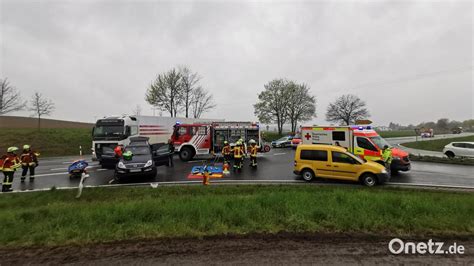 Innerhalb Weniger Minuten Zwei Lkw Unf Lle Auf Der Bundesstra E Bei