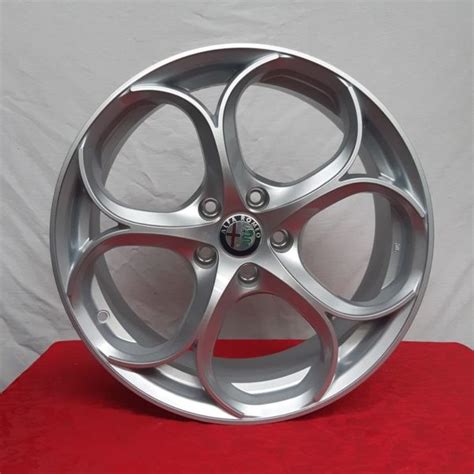 Cerchi Giulia Alfa Romeo Psw Dubai Silver Fiorini Gomme