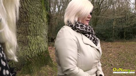 Leak Lesbian Party Starts In Nature