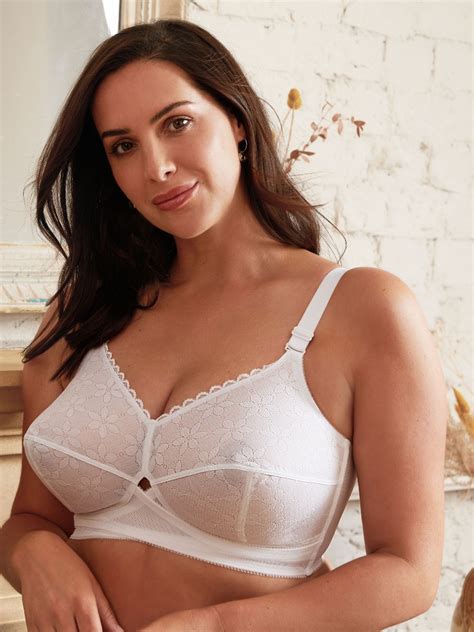 Classic Non Wired Total Support Bra White B510 Berlei