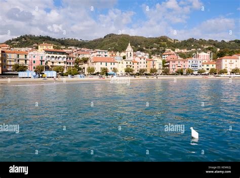 Spiaggia Di San Terenzo Immagini E Fotos Stock Alamy