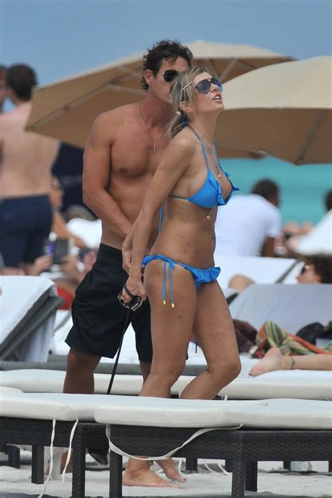 Rita Rusic In An Elegant Bikini On The Beach In Miami 6 LACELEBS CO