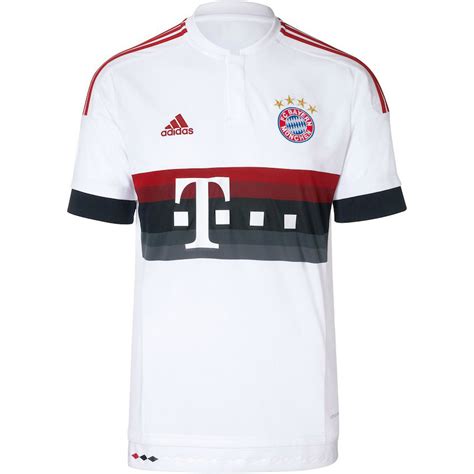 Новая форма «Баварии» 15/16 | Footykits.ru - Энциклопедия футбольной формы