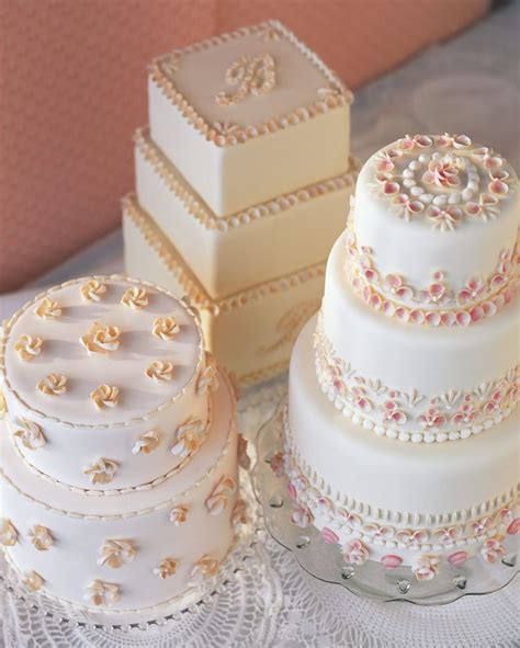 29 Vintage Inspired Wedding Cakes