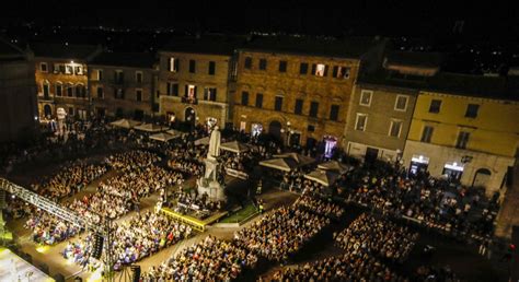 Lunaria A Recanati Con Quintorigo Castaldo Pfm E Dardust Prima