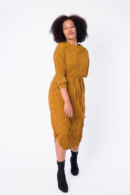 Premium Photo Full Body Shot Of Young Beautiful African Woman