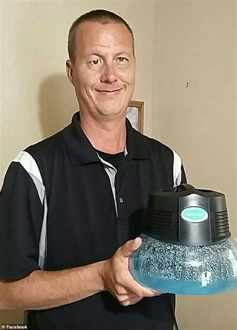 Oklahoma Town S Only Cop Is Arrested After Offering A Year Old Girl Money To Perform Sex Act