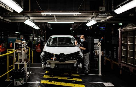 Renault envisage la fin de la production automobile à Flins