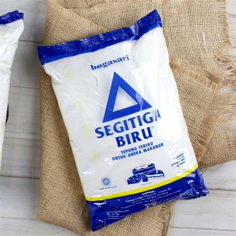 Jual Tepung Terigu Segitiga Biru 1kg Protein Sedang Shopee Indonesia