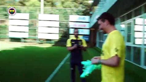 Le joueur blessé n a même pas reçu de carton Emre Mor restera éloigné