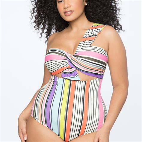 27 Sexy Plus Size Swimsuits For Your Romantic Beach Vacation