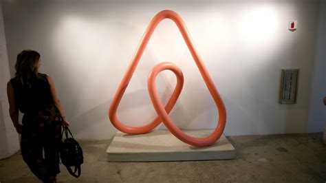 Airbnb Bans Party Houses Following Halloween Shooting Mashable