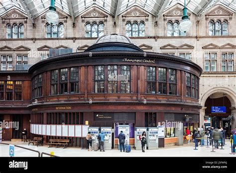 Concourse Glasgow Central Station Stock Photo Alamy