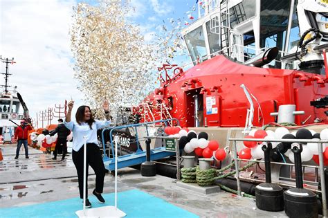 Worlds First Fully Electric Harbor Tugboat Named