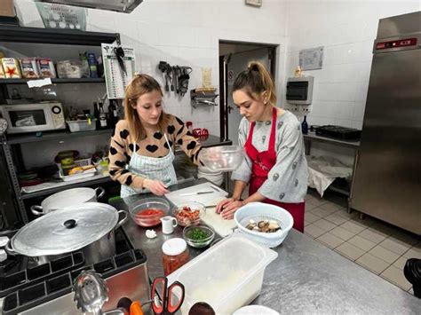 Matera Aut Ntica Clase De Cocina Italiana Con Almuerzo Y Vino