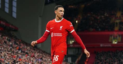 Liverpool Coche Le Nom D Un Fran Ais Pour Remplacer Alexander Arnold