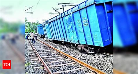 Rail Traffic Rail Traffic Disrupted Near Patna Due To Goods Train