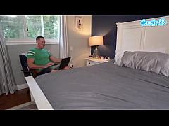 Sexy Milf Housewife Masturbates During Facetime Meeting Gets Fucked Xxx Mobile Porno Videos