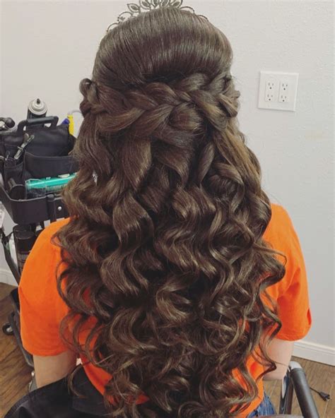 Half Up Half Down Quinceanera Hairstyles Cute Quinceañera Hairstyles Quince Hairstyles Down