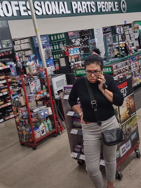 Phatt Ass Latina Milf Close Ups Side In Auto Store NOT TO BE MISSED Spandex Leggings