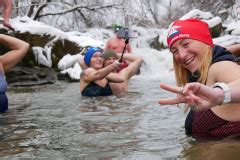 BIESZCZADY Niedzielne Morsowanie Na Olszance W Uhercach FOTO