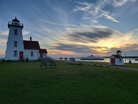 25 Must Visit Lighthouses on Prince Edward Island