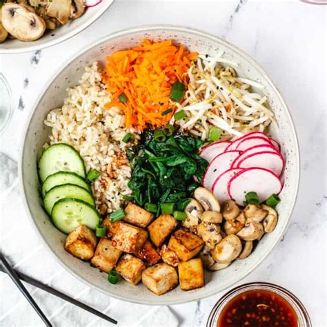 Vegan Bibimbap with Baked Tofu | Keeping the Peas