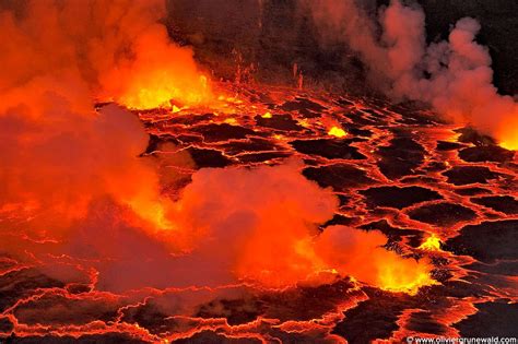 Les Lacs De Lave Vus Par Olivier Grunewald Lave Volcan Paysage