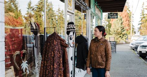 Guide To Parksville Downtown Bc Parksville Qualicum Beach Tourism