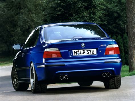 BMW M5 E39 седан