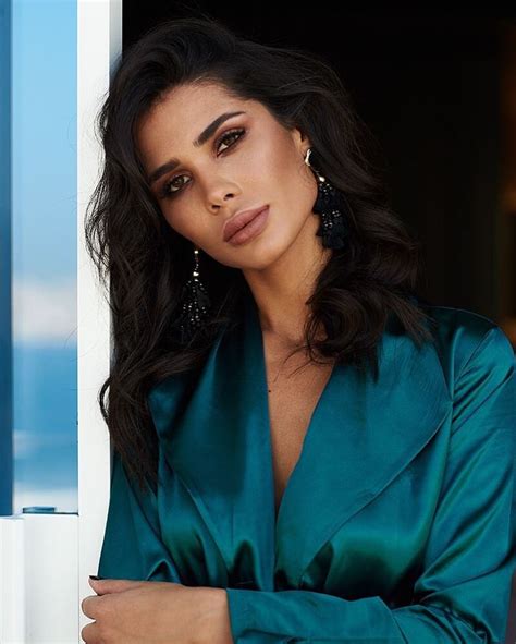 Hot Sexy Farah Abdel Aziz Bikini Pics