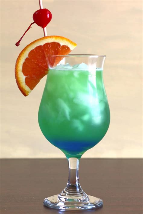 25 Delicious Blue Curacao Drink Recipes Mix That Drink