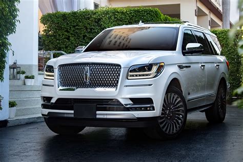 Lincoln Luxury Suvs Feel The Power Of Sanctuary