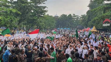 Ribu Nahdliyin Purwakarta Ikuti Long March Meriahkan Peringatan