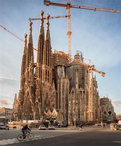 La Sagrada Família on Twitter CAT Avui us mostrem una comparativa de