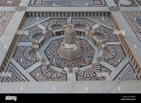 Coptic Pattern Hi Res Stock Photography And Images Alamy