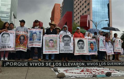 Ocho Militares Detenidos Por Caso Ayotzinapa Continuarán Juicio Fuera