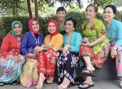 Sejarah Kebaya Encim Mitos Atau Fakta Berasal Dari Betawi Pasundan