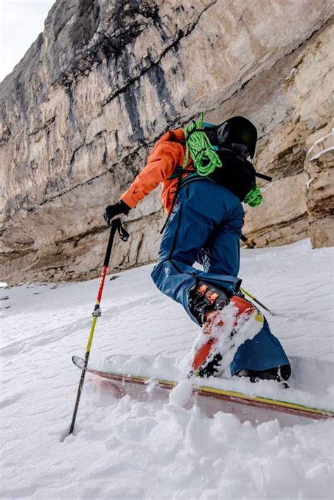 Prima Neve SCI DALPINISMO SUL CORVO ALTO 2445 M E ALLA SCOPERTA