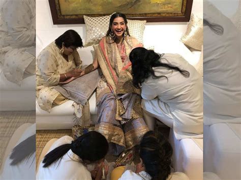 Rhea Kapoor Shares A Picture Of Her Gorgeous Sister Sonam Kapoor