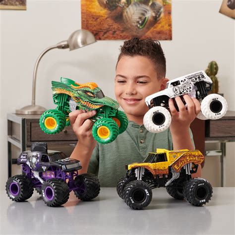 Monster Jam 124 Soldier Fortune Monster Truck The Entertainer Pakistan