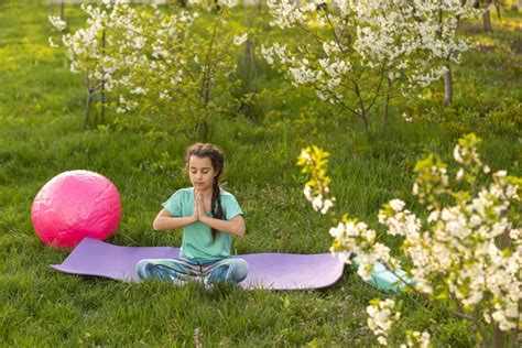 S Ance De Yoga Pour Enfant D Avril La Fabrique De Talents