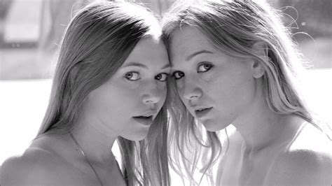 Delicieux Leslescesfleurs In Monochrome Eating Pussy Porn XHamster