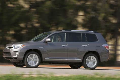 Top Fuel Efficient Suvs And Minivans With 3 Row Seating For 2013