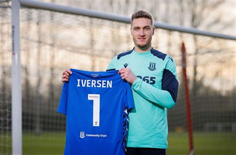 Officielt Daniel Iversen Lejes Ud Til Stoke